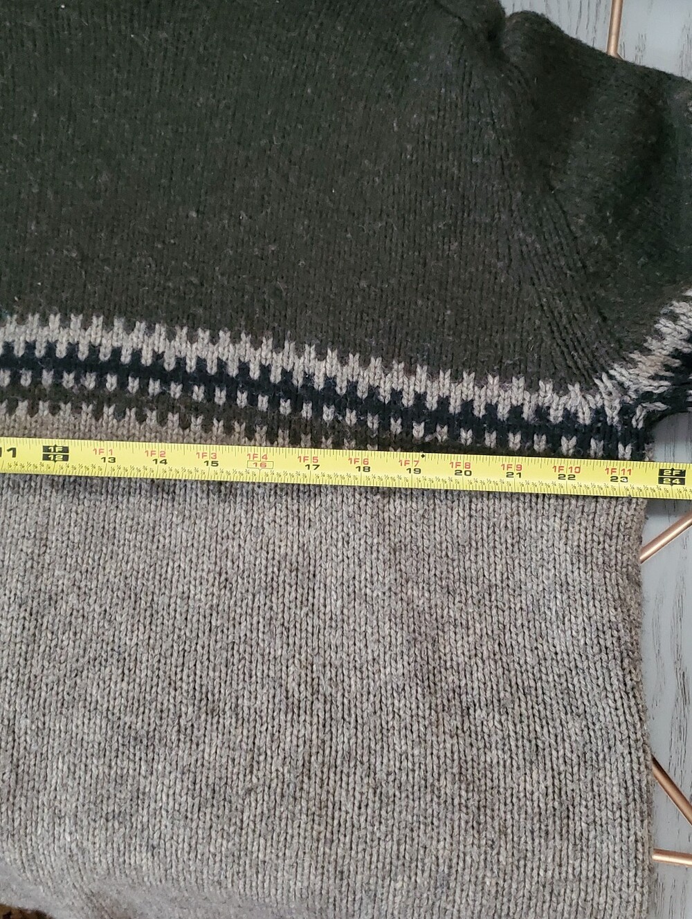 Cherokee Lambs Wool Blend Crewneck Sweater - Green and Gray. Large. - Picture 5 of 9